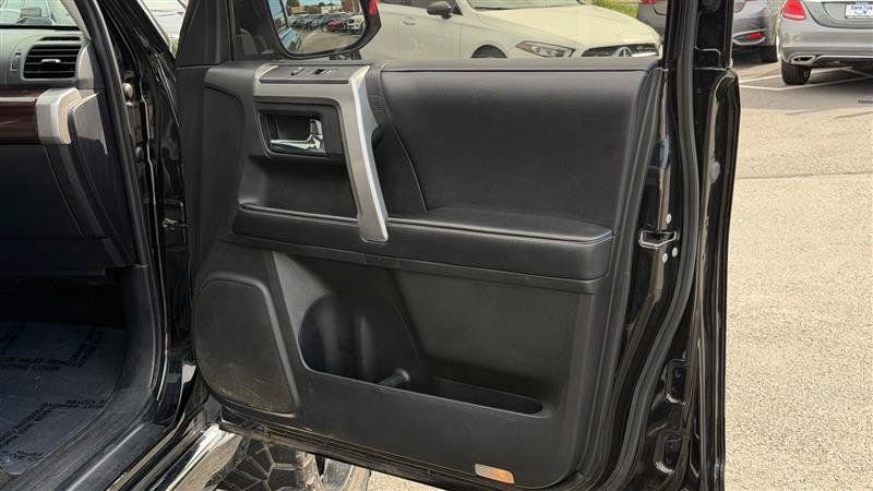Used 2017 Toyota 4Runner Limited AWD/4WD image 33