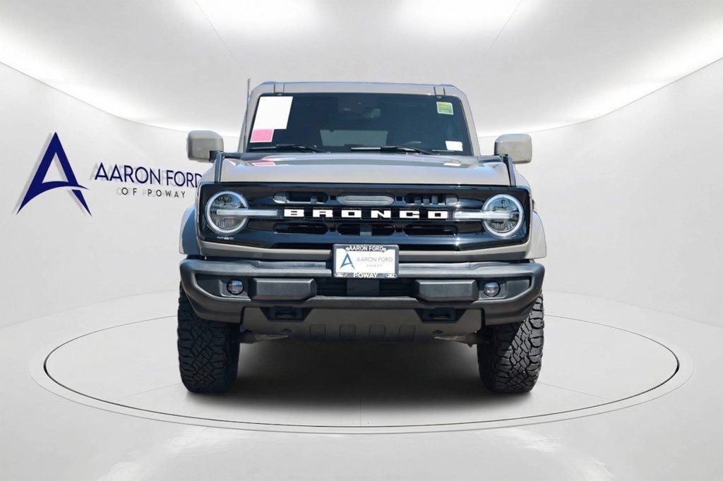 Used 2025 Ford Bronco Outer Banks AWD/4WD image 2