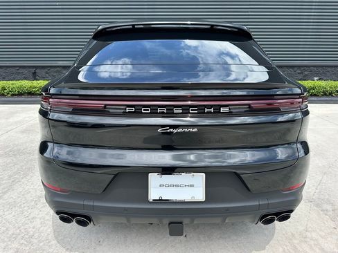 Used 2026 Porsche Cayenne E-Hybrid Coupe AWD/4WD image 12
