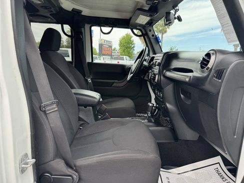 Used 2013 Jeep Wrangler Unlimited Sport AWD/4WD image 11