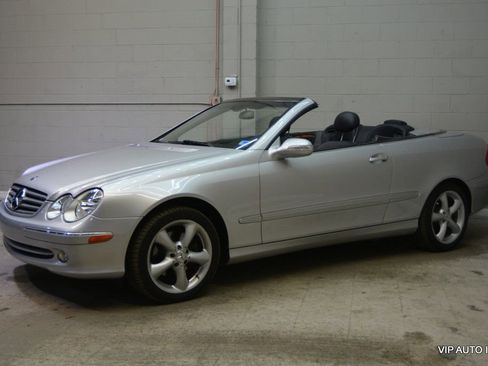 Used 2005 Mercedes-Benz CLK 320 Cabriolet image 32