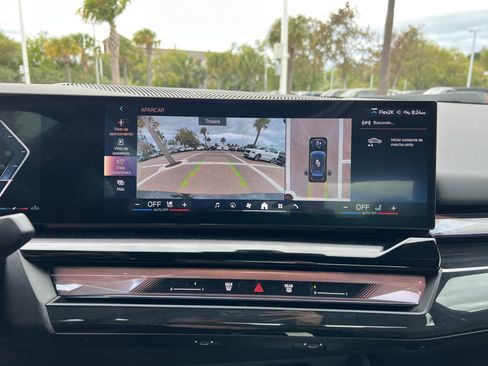 Used 2025 BMW 540i xDrive w/ Premium Package image 25