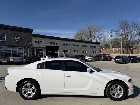 Used 2019 Dodge Charger SXT image 8