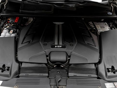 Used 2020 Bentley Bentayga Design Series image 39