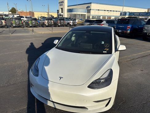 Used 2022 Tesla Model 3 Long Range AWD/4WD image 25