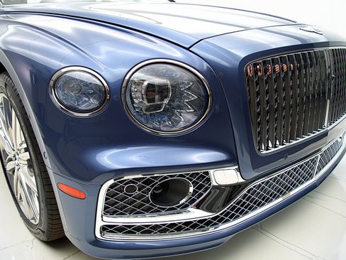 Certified 2022 Bentley Flying Spur Plug-In Hybrid AWD/4WD image 15