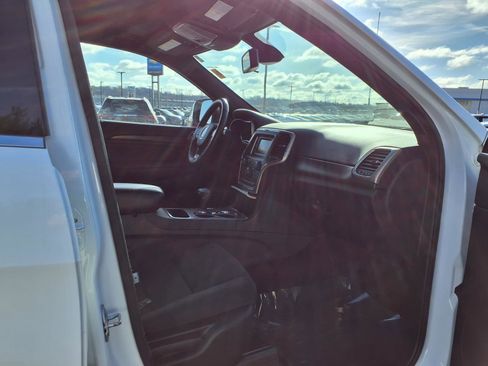 Used 2015 Jeep Grand Cherokee Laredo w/ Quick Order Package 23E image 22