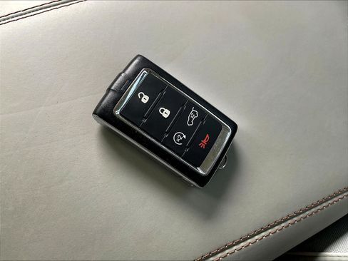 Used 2022 Jeep Grand Cherokee Summit w/ Advanced Protech Group IV AWD/4WD image 32