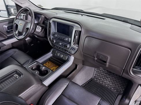 Used 2019 Chevrolet Silverado 2500 LTZ w/ LTZ Plus Package image 29