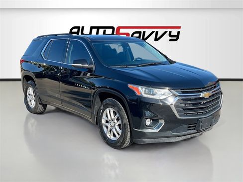 Used 2021 Chevrolet Traverse LT image 1