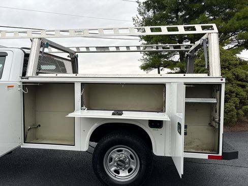 Used 2022 Ford F350 XL w/ Power Equipment Group image 29