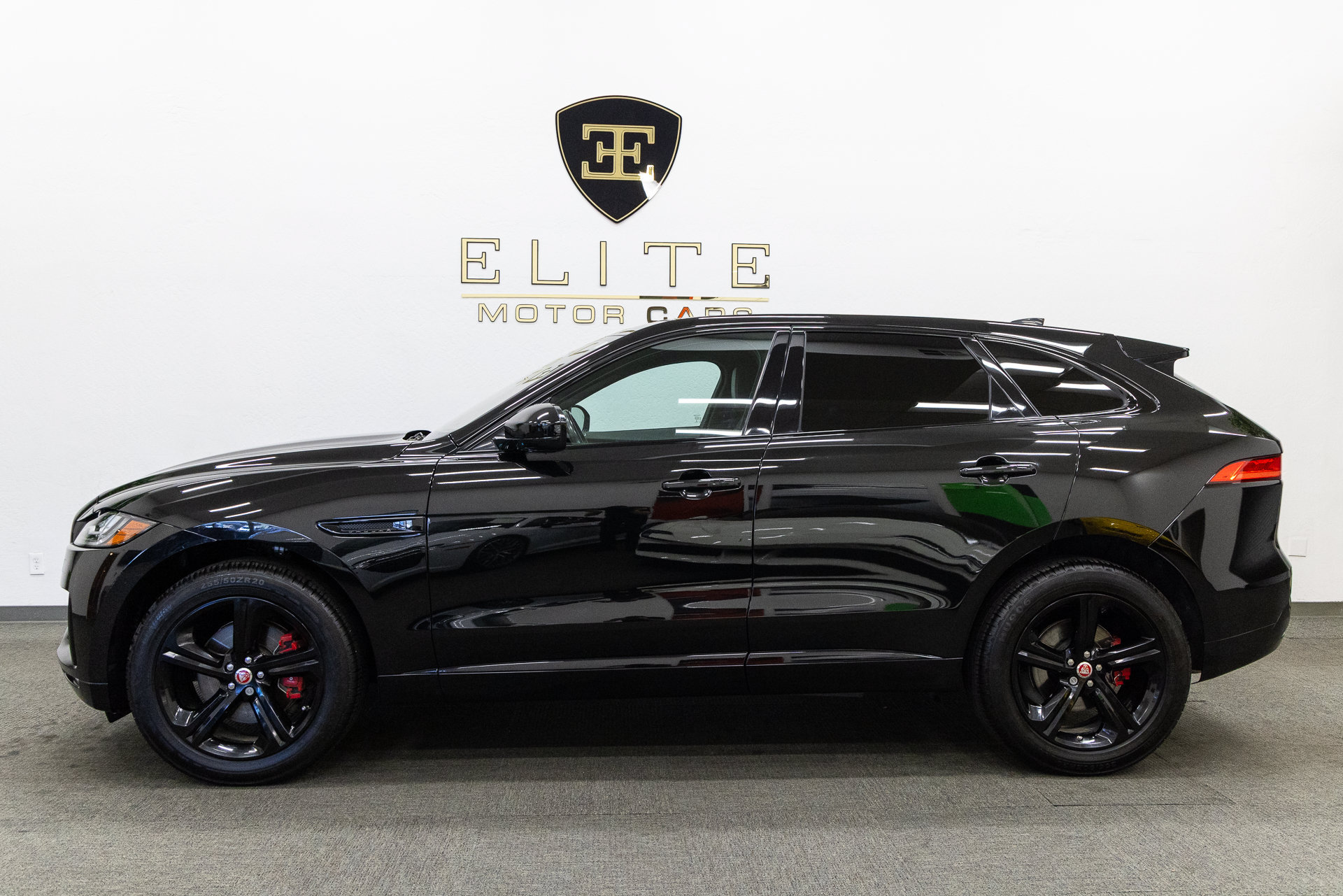 Used 2020 Jaguar F-PACE S AWD/4WD image 2