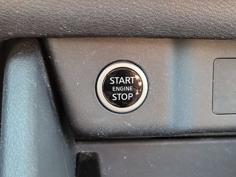 Used 2023 Nissan Rogue SV FWD image 22