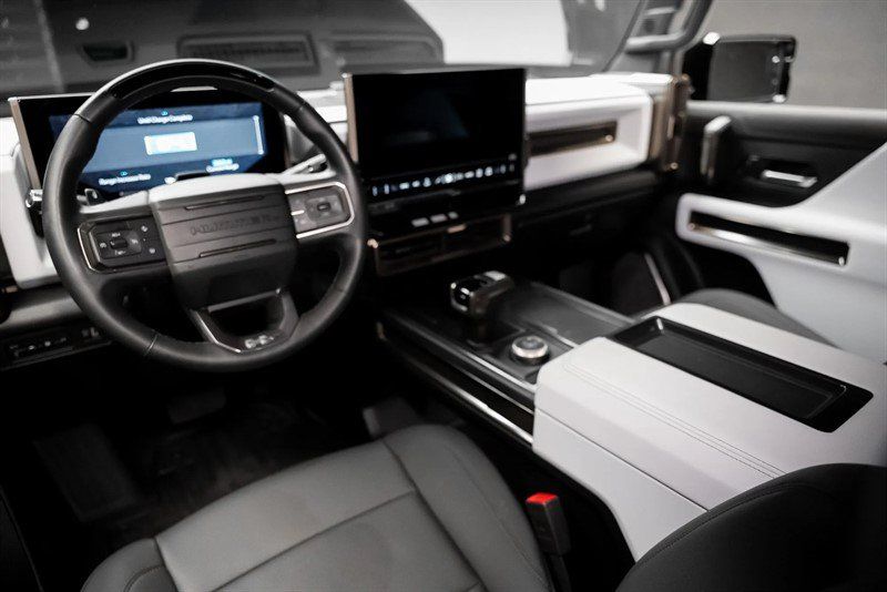Used 2024 GMC Hummer EV 2X w/ LPO, Illumination Package AWD/4WD image 32