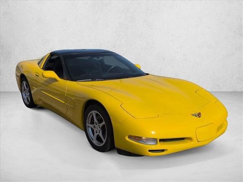 Used 2004 Chevrolet Corvette Coupe w/ Preferred Equipment Group image 3
