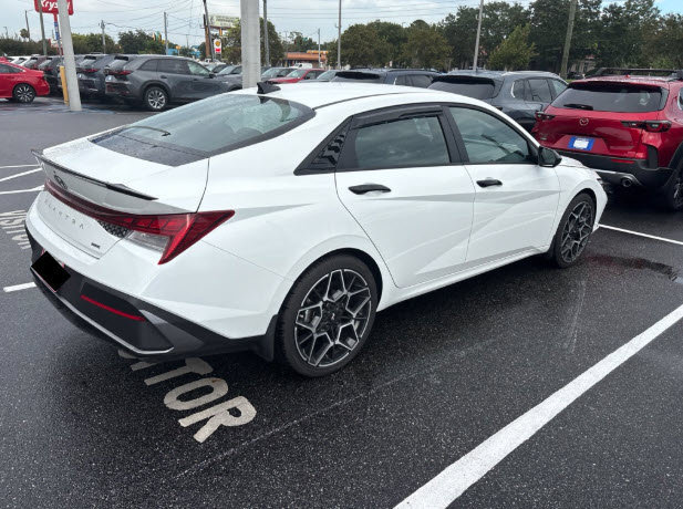 Used 2025 Hyundai Elantra SEL FWD image 8