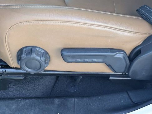 Used 2023 Jeep Wrangler Unlimited Sahara AWD/4WD image 19