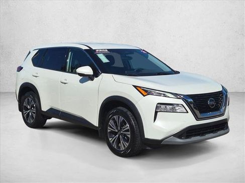 Used 2021 Nissan Rogue SV FWD image 3