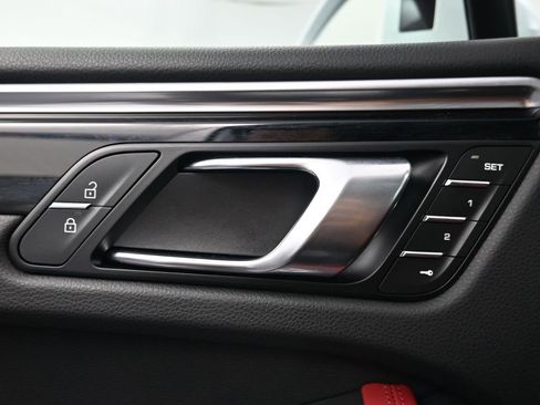 Used 2024 Porsche Macan S image 18