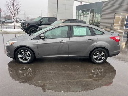 Used 2014 Ford Focus SE w/ SE Sport Package image 8