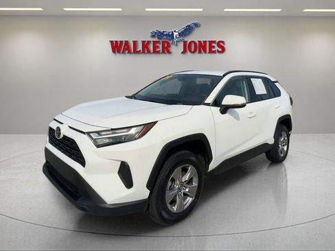 Used 2023 Toyota RAV4 XLE FWD image 3