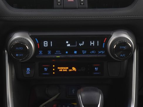 Used 2020 Toyota RAV4 Limited image 19