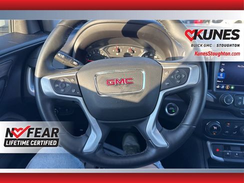 Used 2024 GMC Terrain SLT image 24