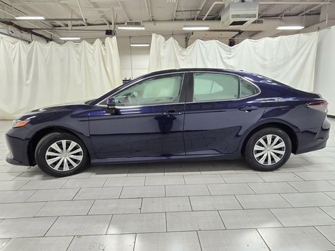 Used 2022 Toyota Camry LE image 11