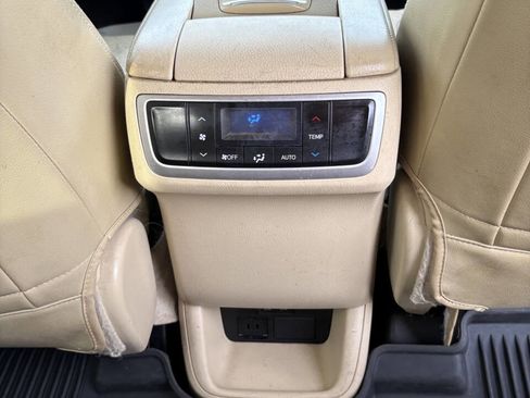 Used 2017 Toyota Highlander AWD V6 image 15