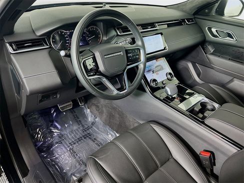 Used 2023 Land Rover Range Rover Velar R-Dynamic S image 9