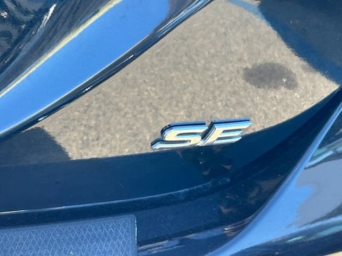 Used 2018 Toyota Camry SE FWD image 21