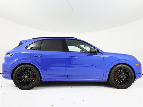 New 2025 Porsche Cayenne GTS image 8