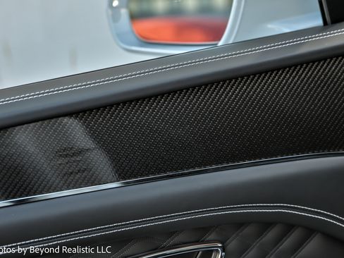 Used 2024 Bentley Bentayga image 22