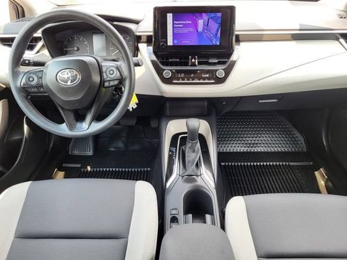 Used 2025 Toyota Corolla LE FWD image 24