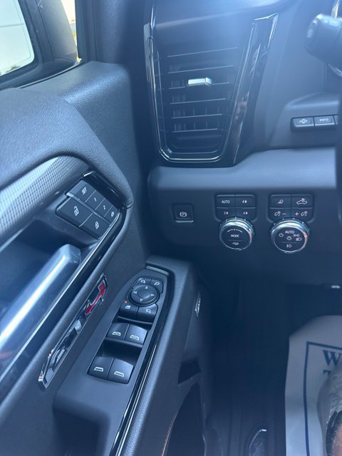 Used 2025 GMC Sierra 1500 AT4 w/ AT4 Premium Package AWD/4WD image 21