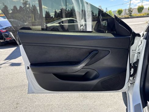 Used 2018 Tesla Model 3 Long Range RWD image 22