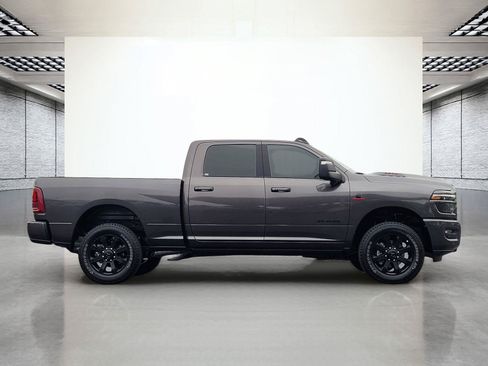 Used 2025 RAM 3500 Laramie AWD/4WD image 5