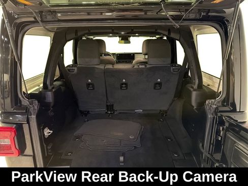 Used 2024 Jeep Wrangler Sahara image 13