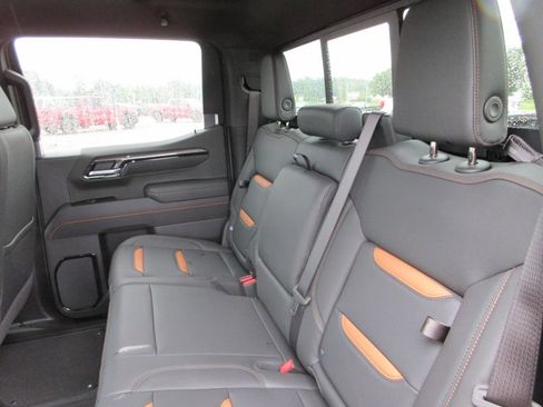 New 2026 GMC Sierra 1500 AT4 w/ AT4 Premium Package AWD/4WD image 13