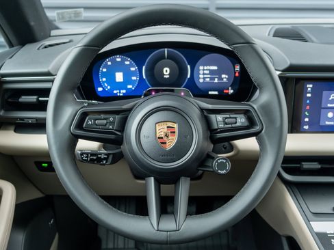 New 2026 Porsche Macan 4 Electric image 6