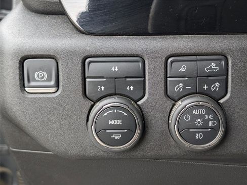 Used 2025 Chevrolet Silverado 2500 LT w/ Trail Boss Package image 30