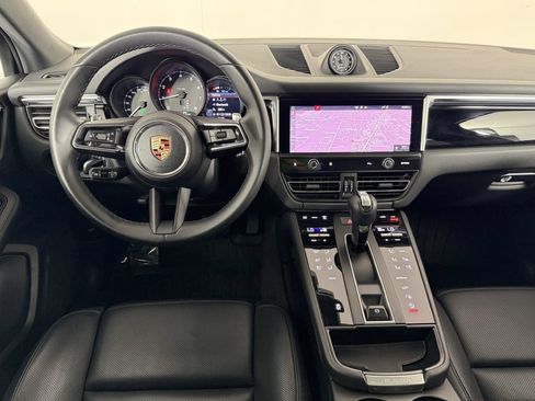Used 2023 Porsche Macan AWD/4WD image 27