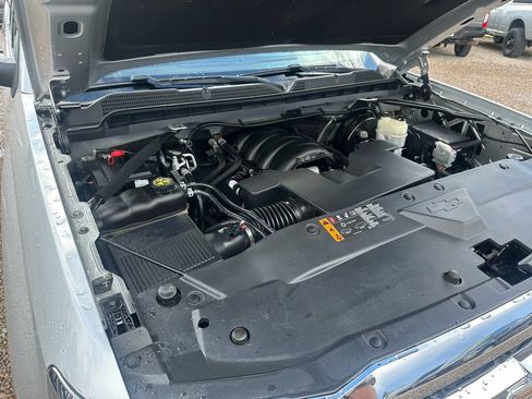 Used 2019 Chevrolet Silverado 1500 LT AWD/4WD image 46