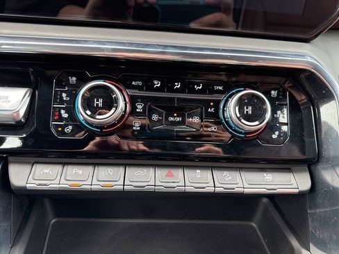 Used 2024 GMC Sierra 1500 Denali Ultimate image 35