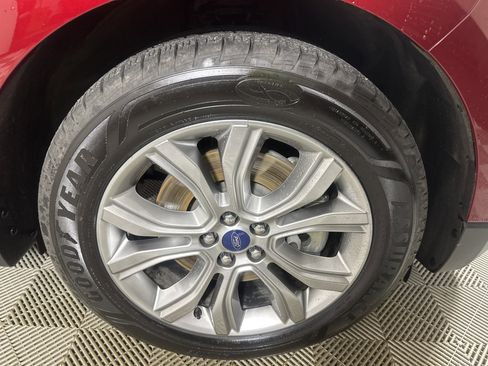 Used 2019 Ford Edge Titanium w/ Cold Weather Package AWD/4WD image 28