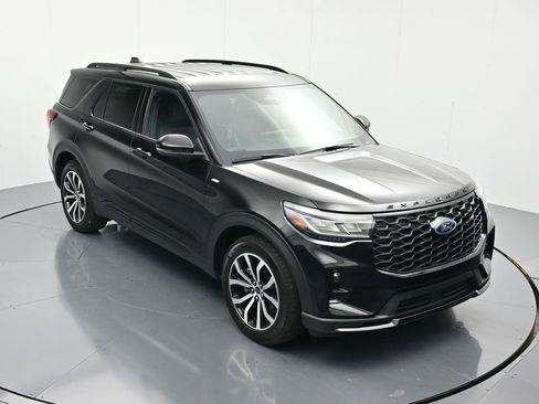 Certified 2025 Ford Explorer ST-Line w/ Premium Package RWD image 31