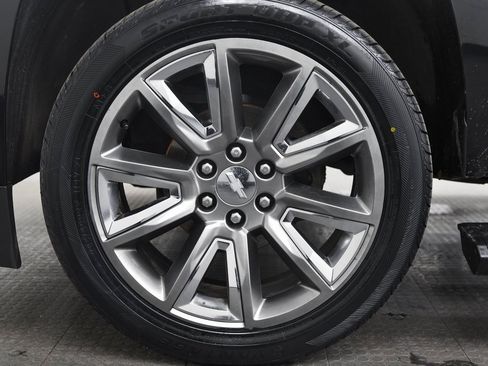 Used 2015 Chevrolet Suburban LTZ image 8