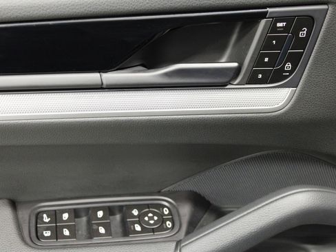 New 2026 Porsche Cayenne S AWD/4WD image 33