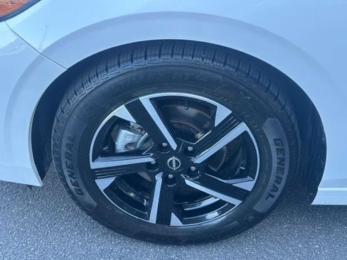 Used 2024 Nissan Sentra SV FWD image 14