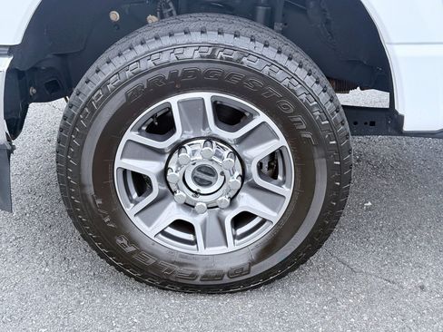 Used 2024 Ford F250 Lariat AWD/4WD image 40